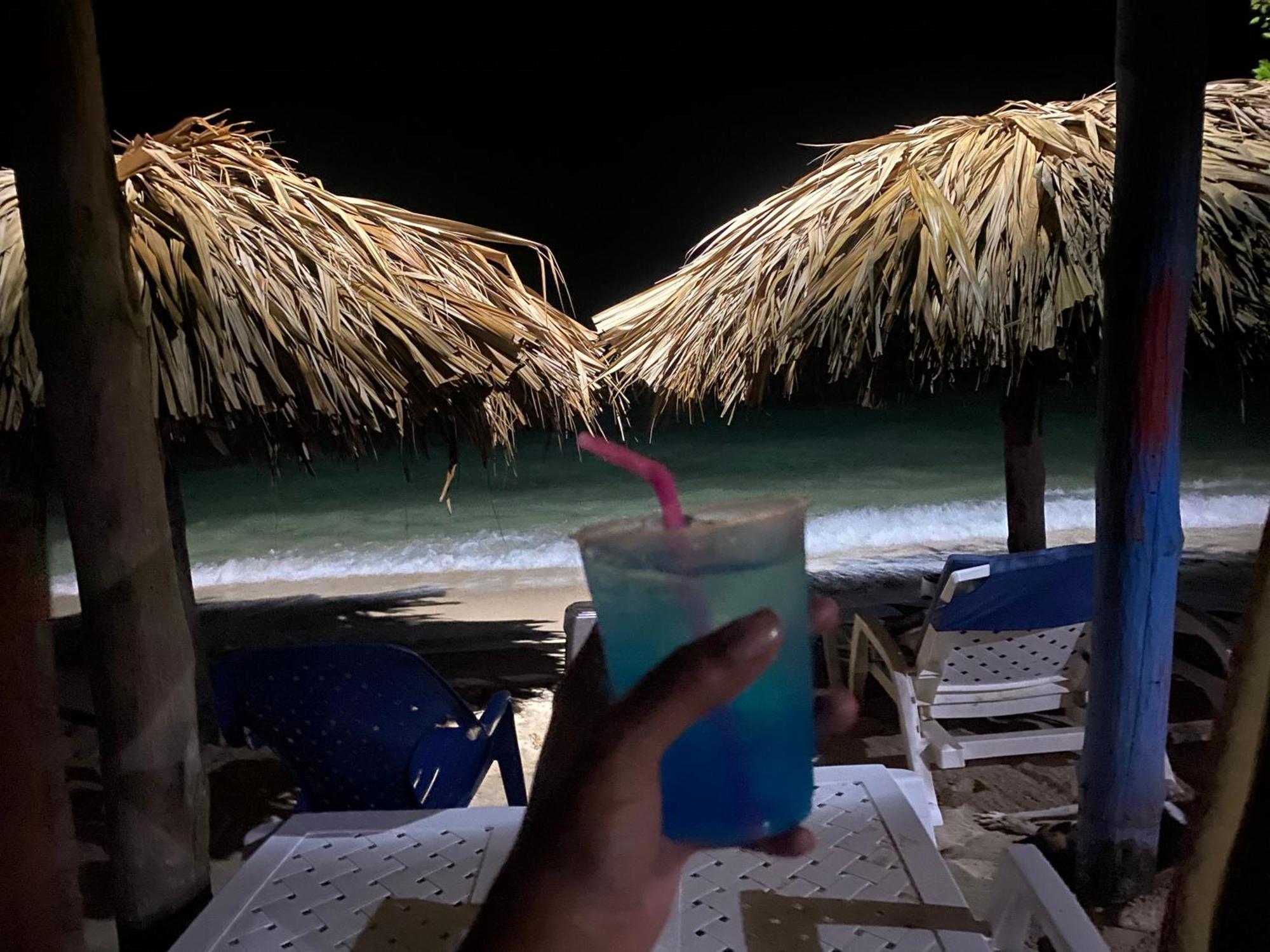 Posada Shekinah Baru Playa Blanca Exteriör bild
