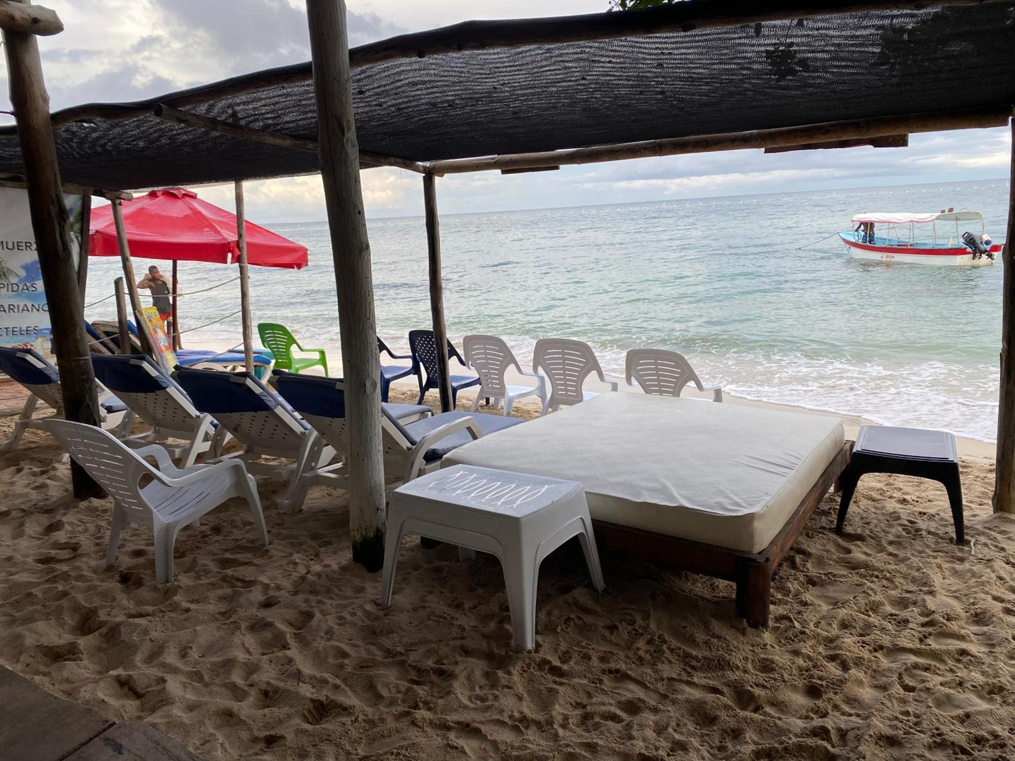 Posada Shekinah Baru Playa Blanca Exteriör bild